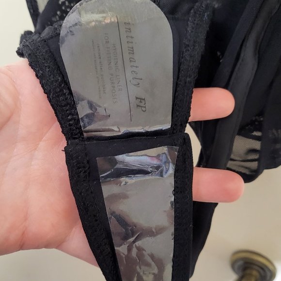 🏷️NWT Free People Intimately Off Beat Bodysuit In Black - Small - Picture 13 of 15